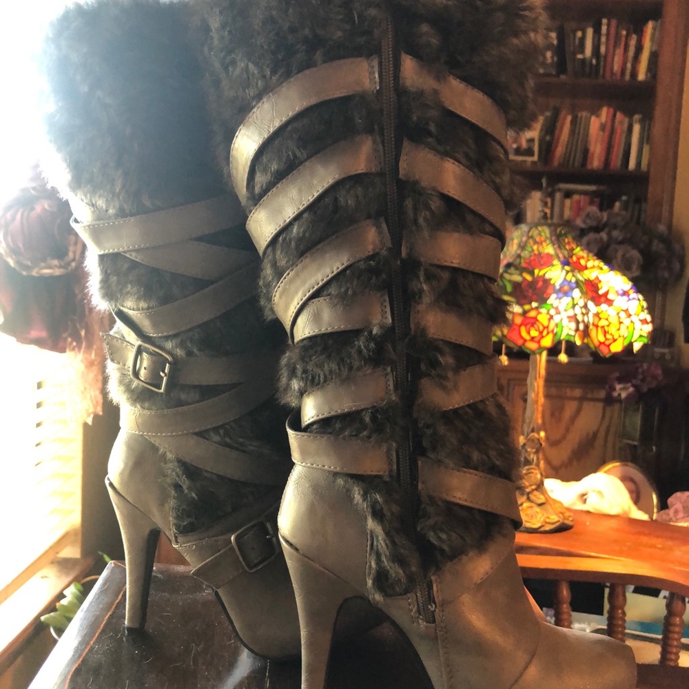 Boots - Picture 2 of 3
